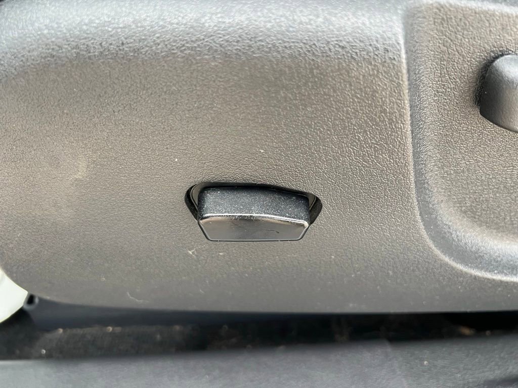 Used 2012 Jeep Liberty Sport image 27