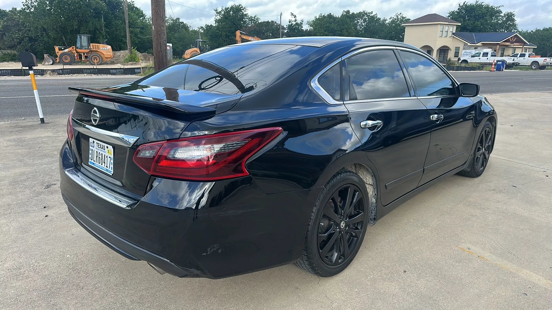 Used 2017 Nissan Altima 2.5 SR w/ Midnight Edition Package FWD image 5