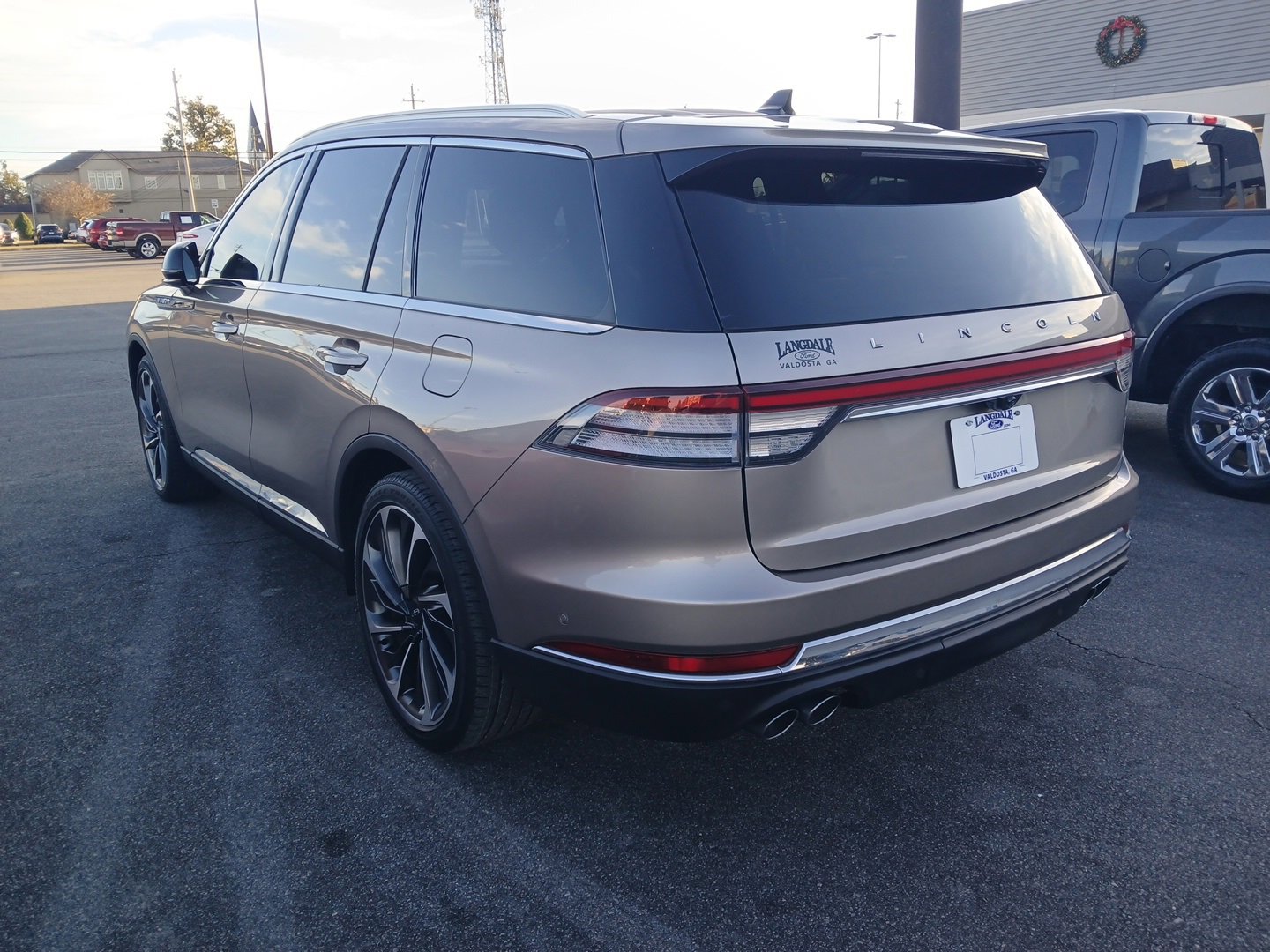 Used 2021 Lincoln Aviator Reserve w/ Equipment Group 201A image 7