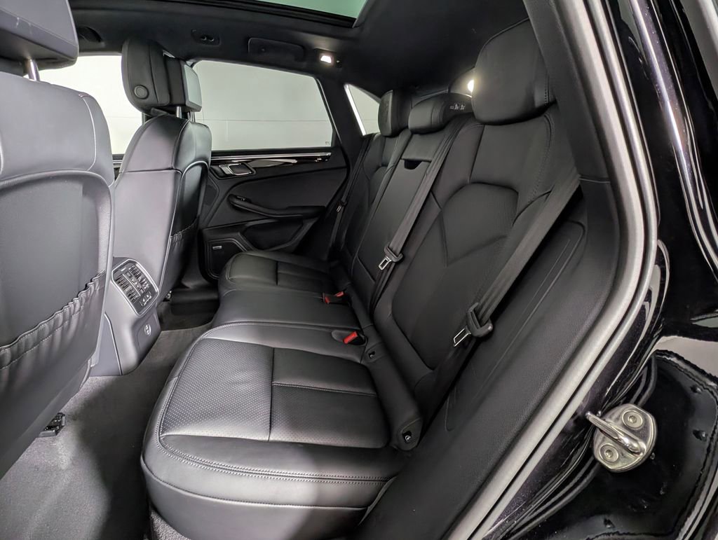 New 2026 Porsche Macan AWD/4WD image 24