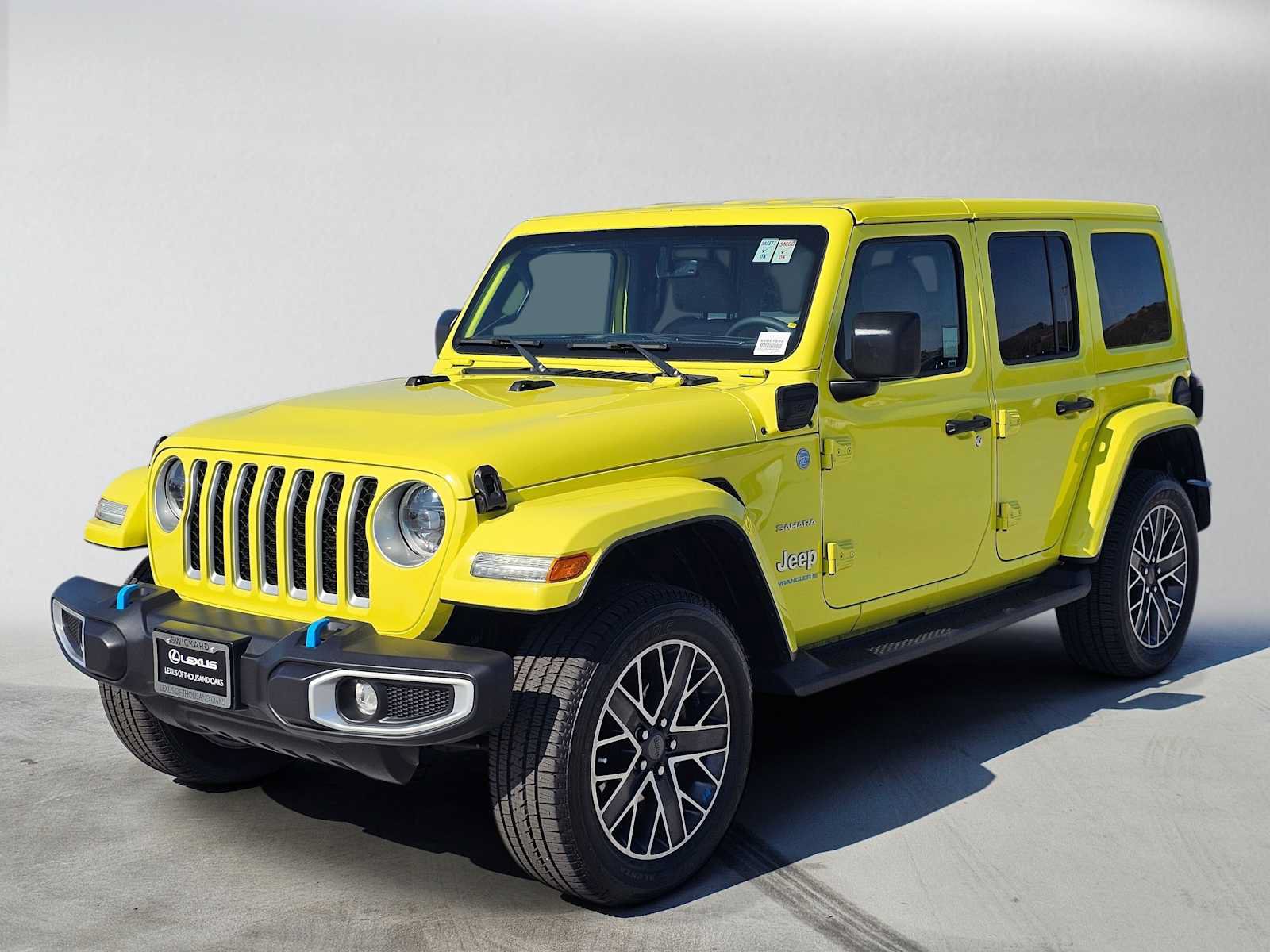 Used 2023 Jeep Wrangler Unlimited Sahara w/ Cold Weather Group AWD/4WD image 7