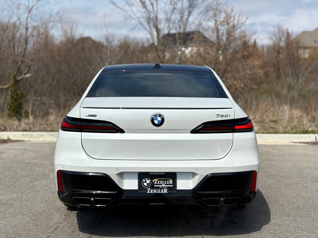 Certified 2025 BMW 760i xDrive w/ Executive Package image 5