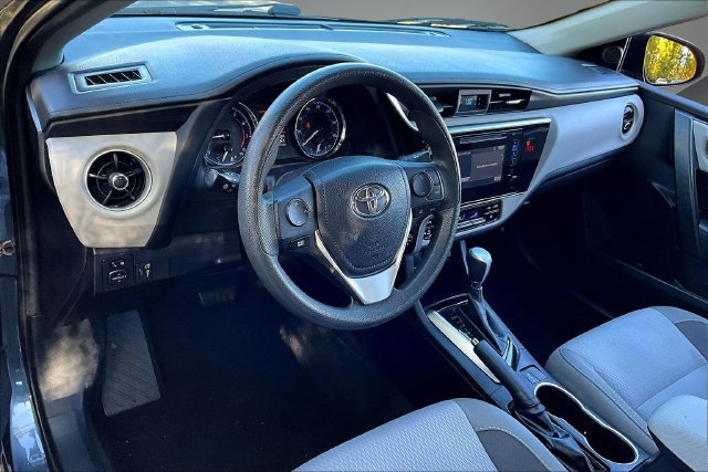 Used 2019 Toyota Corolla LE FWD image 17