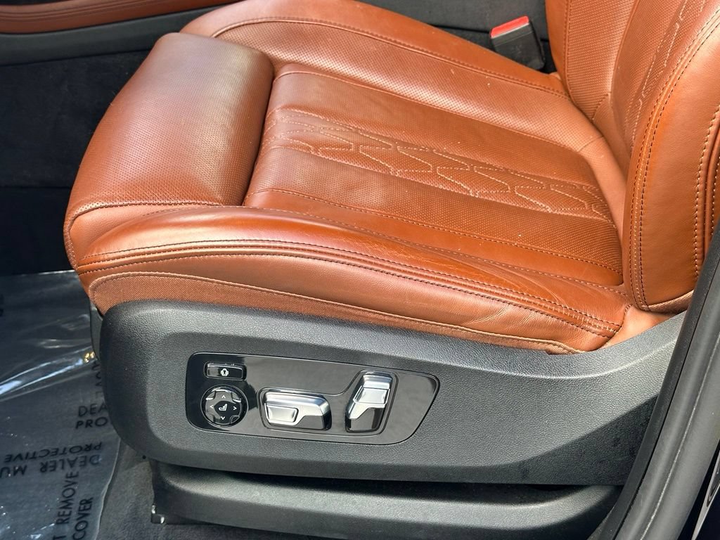 Used 2023 BMW X7 xDrive40i w/ Premium Package AWD/4WD image 13