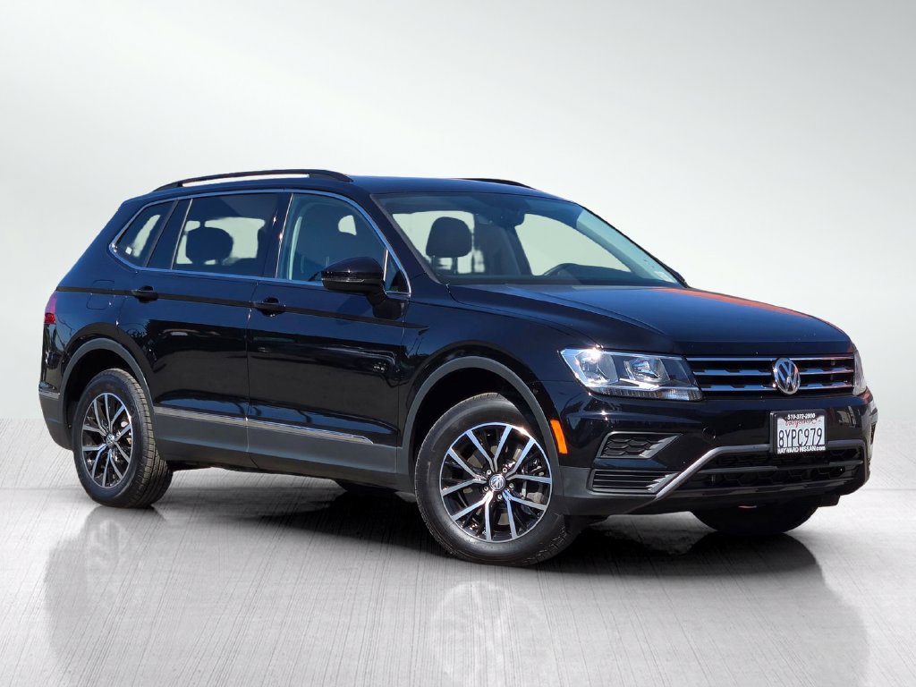 Used 2021 Volkswagen Tiguan SE w/ Panoramic Sunroof Package FWD image 2