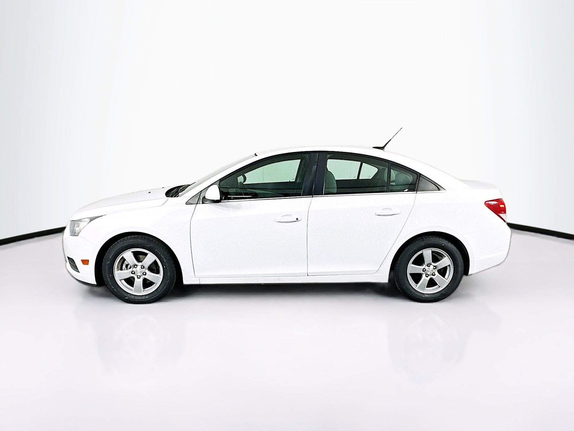Used 2014 Chevrolet Cruze LT image 4