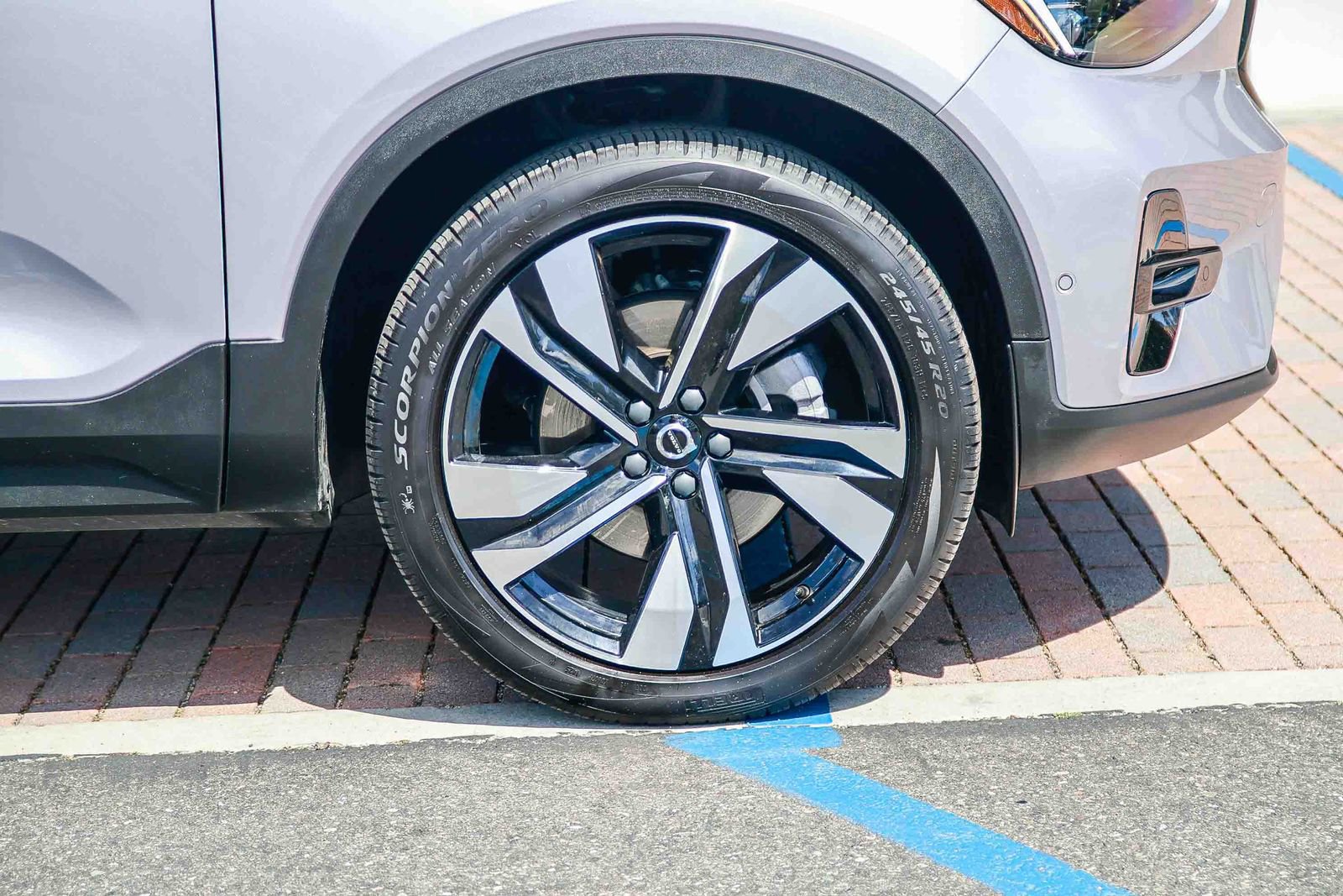 Used 2026 Volvo XC40 B5 Ultra w/ Climate Package image 11