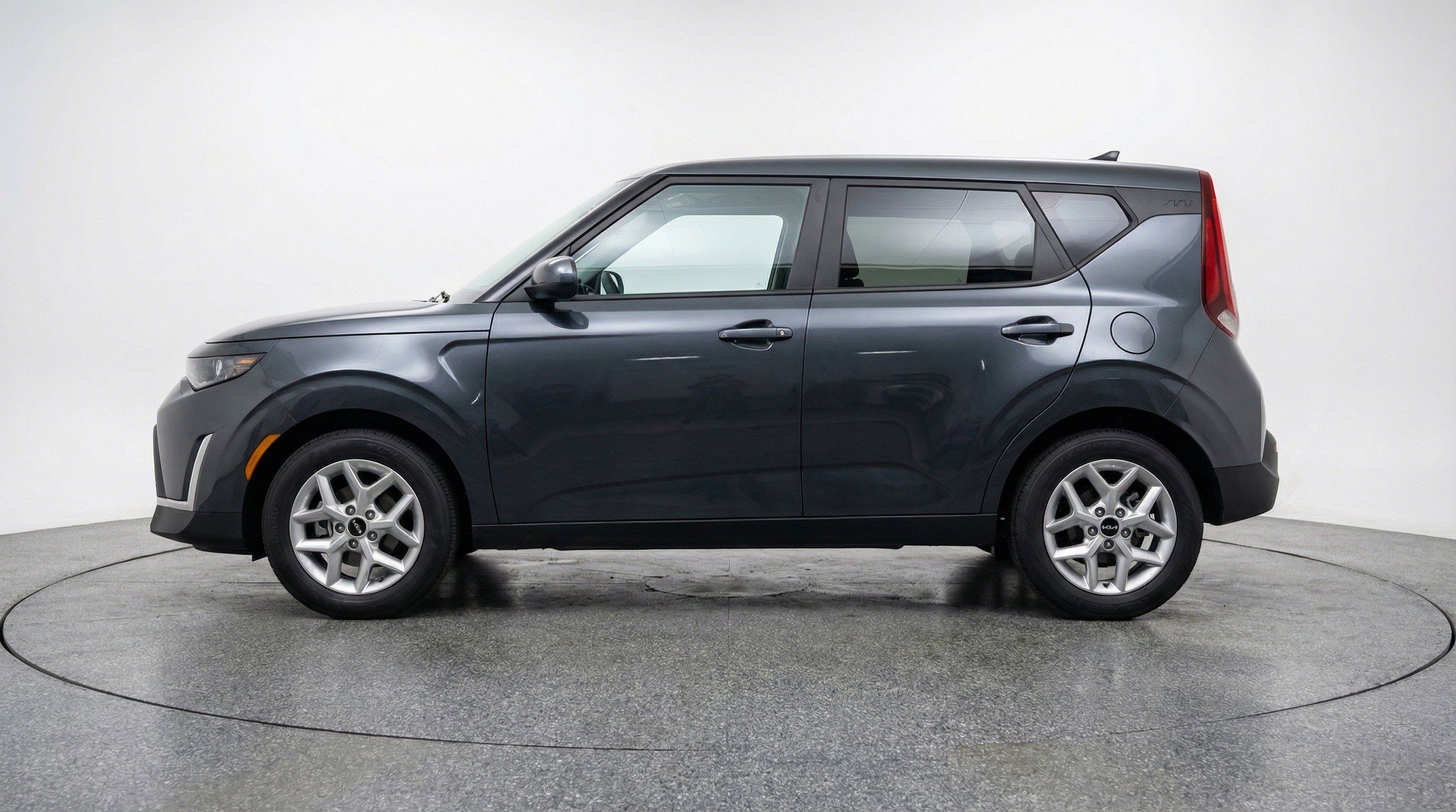 Used 2025 Kia Soul LX w/ LX Technology Package image 5