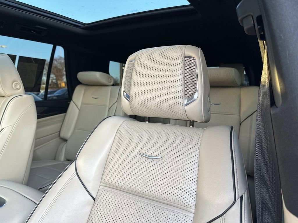 Used 2022 Cadillac Escalade Premium Luxury image 23