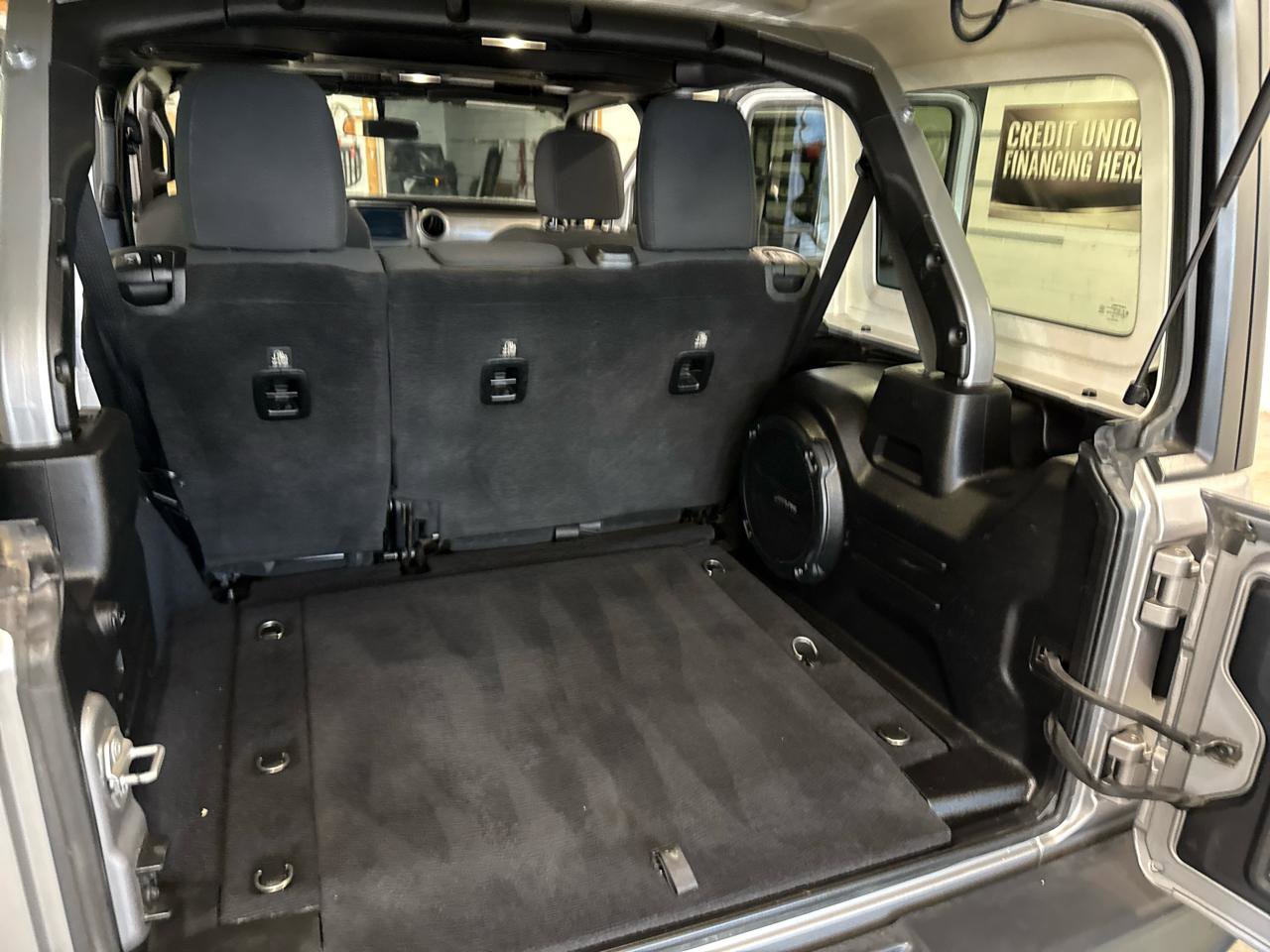 Used 2018 Jeep Wrangler Unlimited Sport S image 40