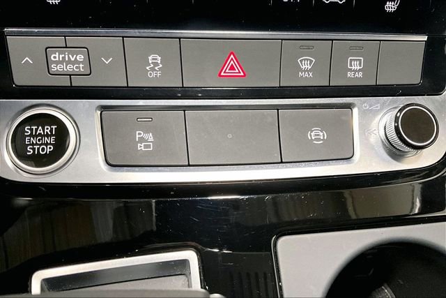 Certified 2025 Audi Q7 2.0T Premium w/ Convenience Plus Package image 23