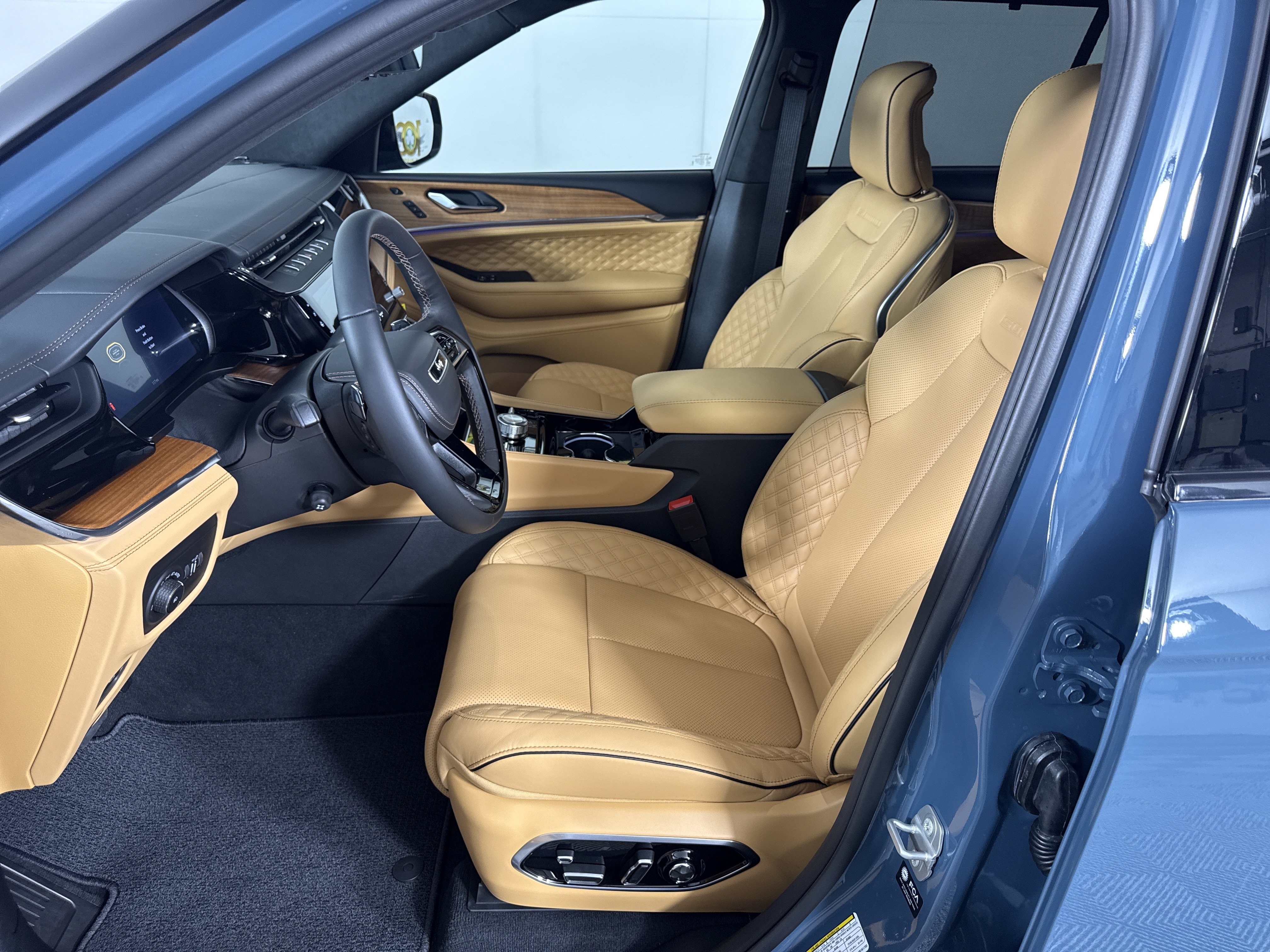 New 2027 Jeep Grand Cherokee Summit AWD/4WD image 12