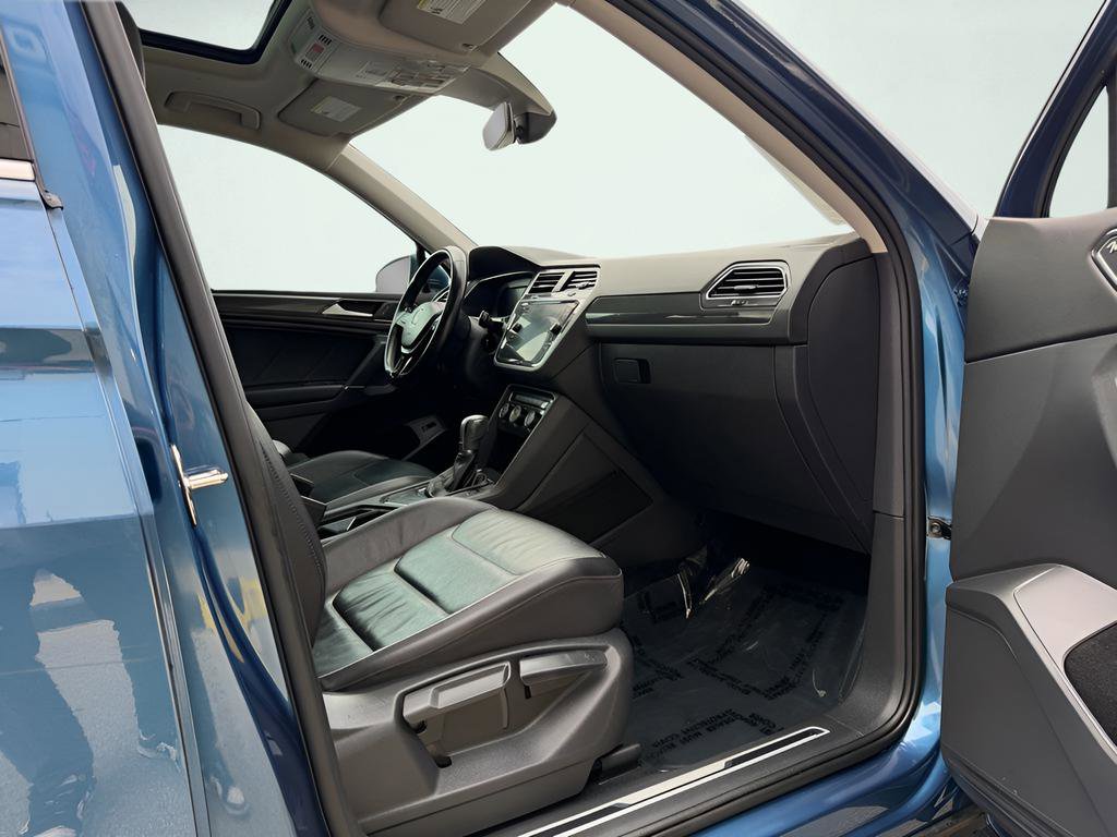 Used 2018 Volkswagen Tiguan SEL Premium image 30