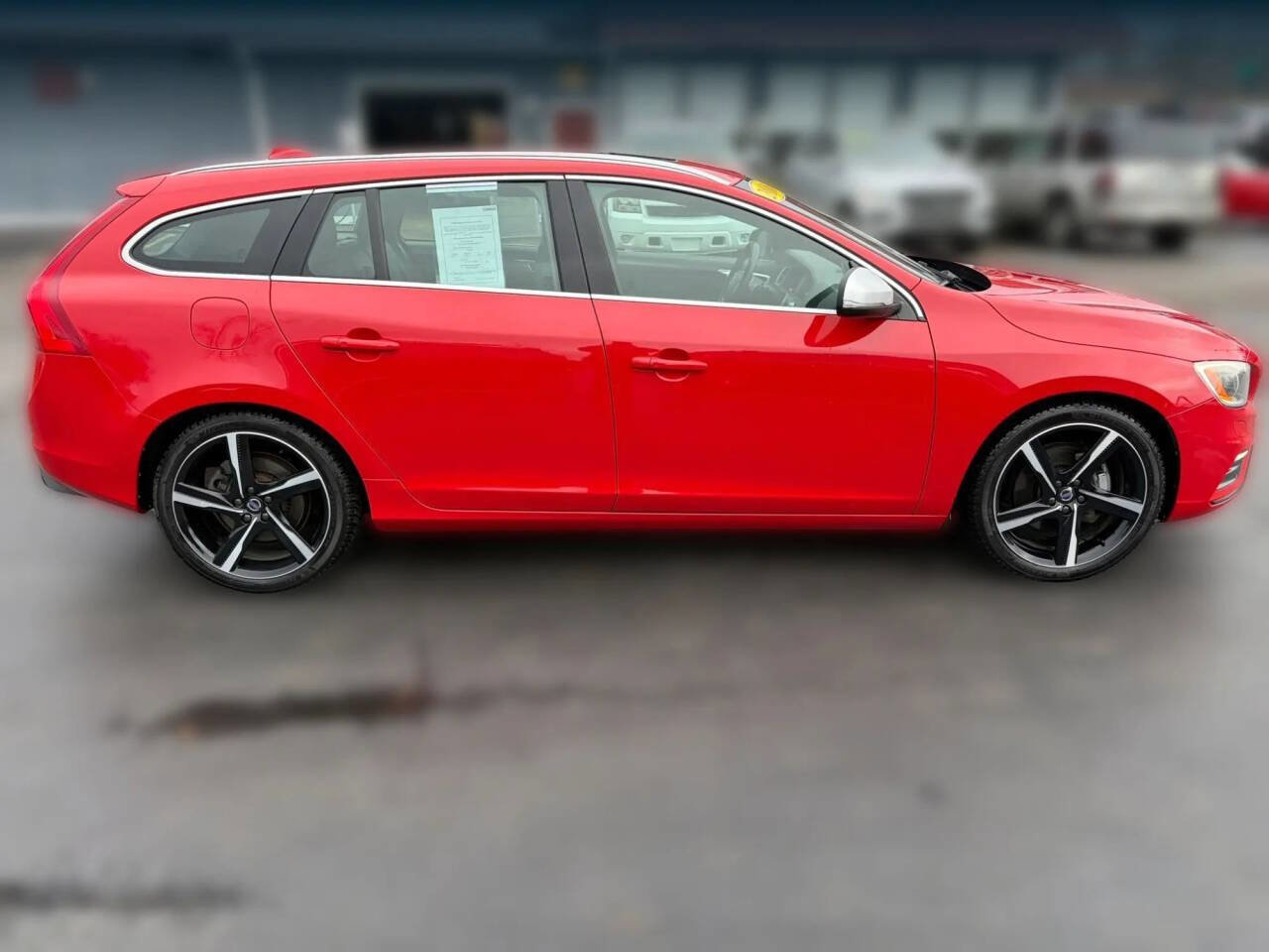 Used 2016 Volvo V60 T6 R-Design Platinum w/ Climate Package image 8