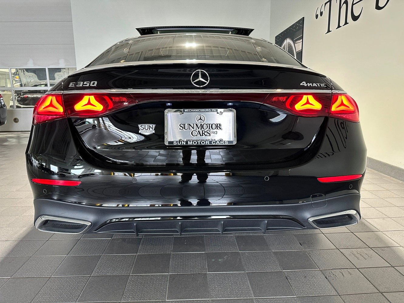 Used 2024 Mercedes-Benz E 350 4MATIC Sedan image 5