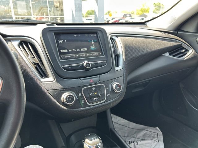 Used 2017 Chevrolet Malibu LS FWD image 34
