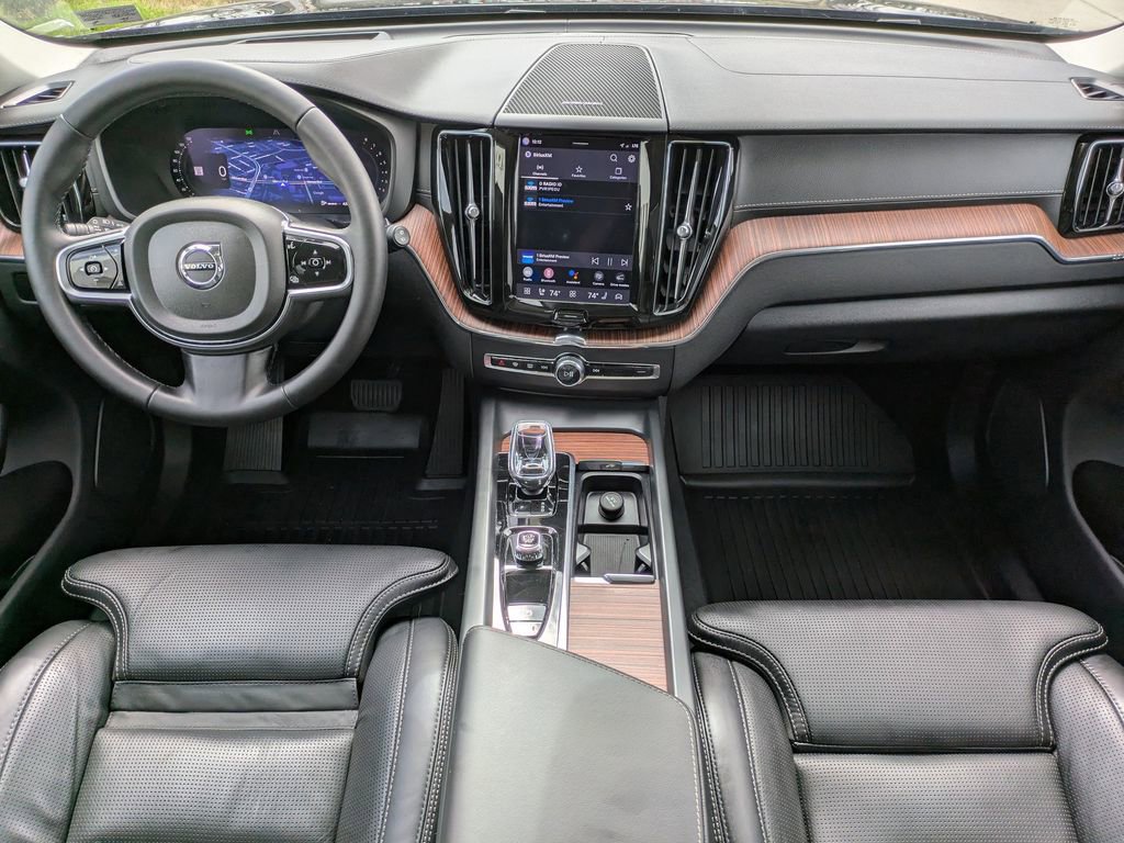 Certified 2024 Volvo XC60 B5 Ultimate w/ Protection Package Premier image 15