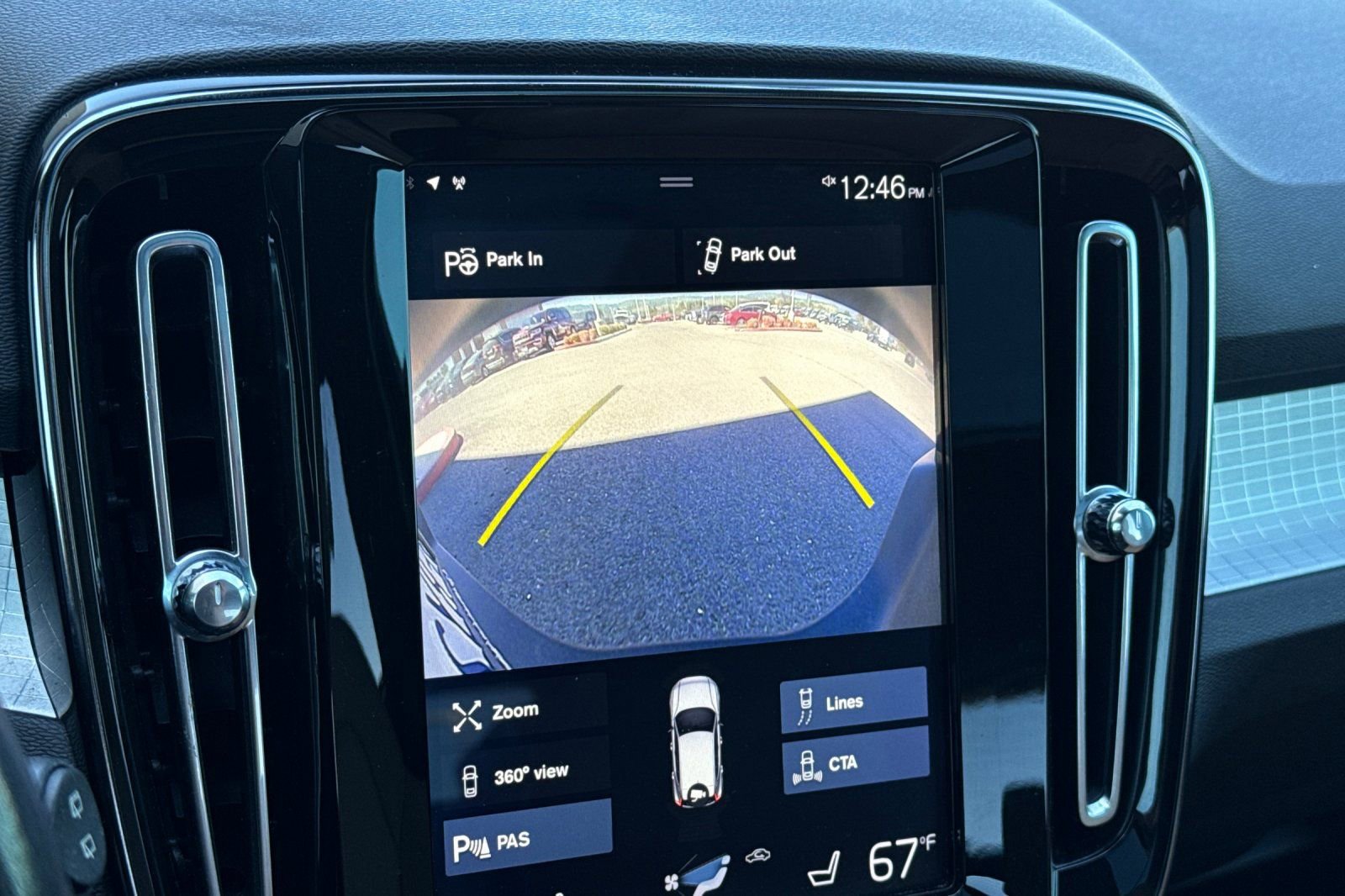 Used 2019 Volvo XC40 T5 Momentum image 23