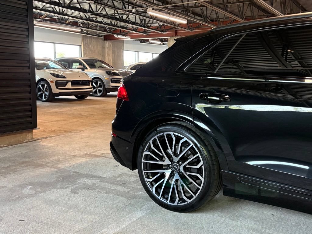 Used 2024 Audi SQ8 Prestige w/ Prestige Package AWD/4WD image 10