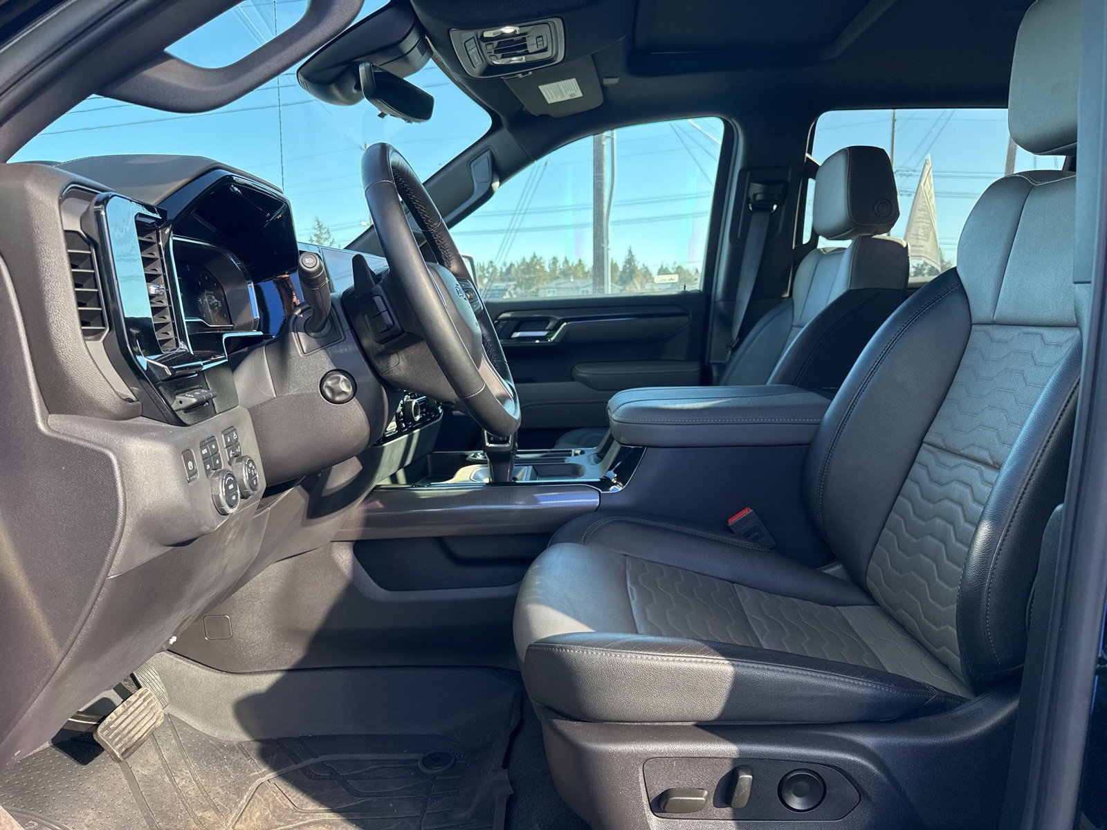 Used 2024 Chevrolet Silverado 1500 ZR2 w/ Technology Package image 8