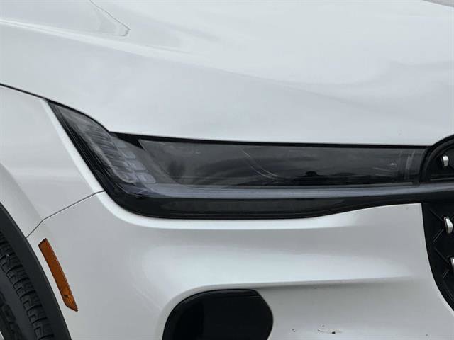 Used 2024 Lincoln Nautilus Premier image 8