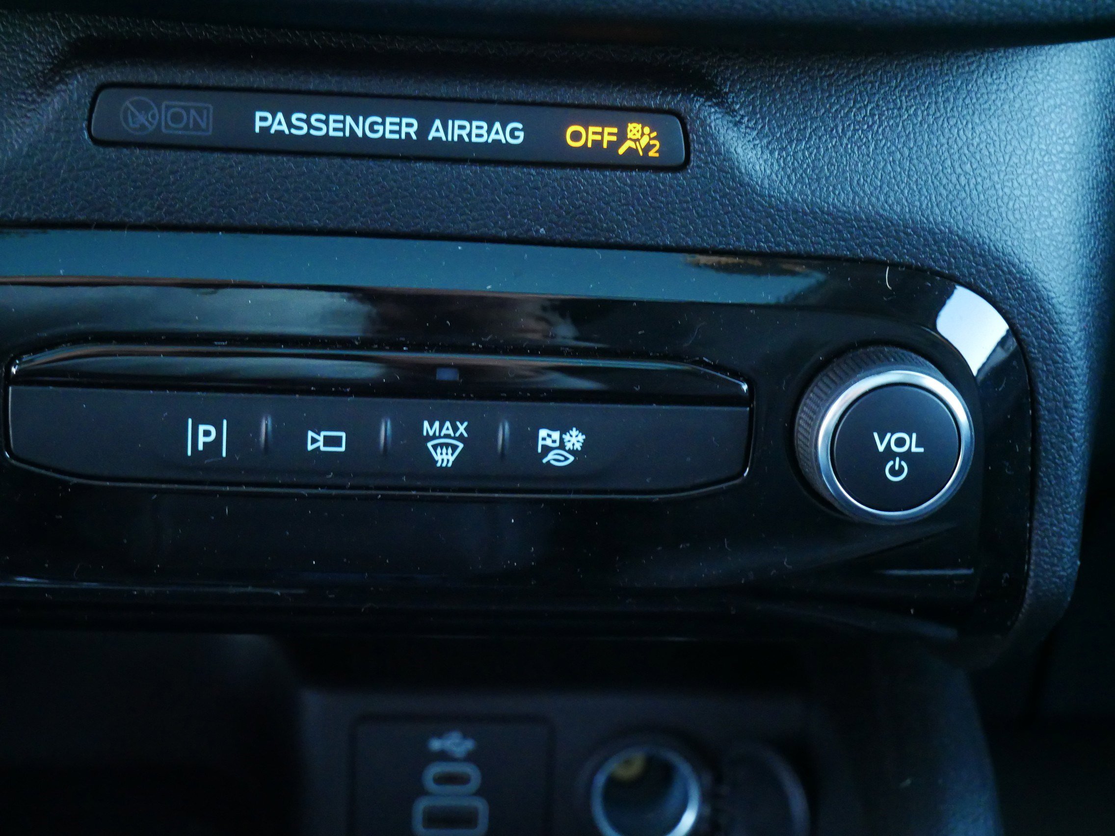 New 2025 Ford Escape PHEV w/ PHEV Premium Package image 23