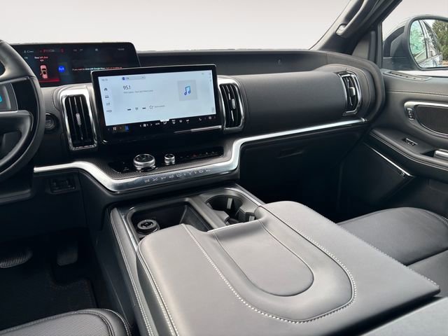 New 2025 Ford Expedition Max Platinum w/ Stealth Performance Package image 11