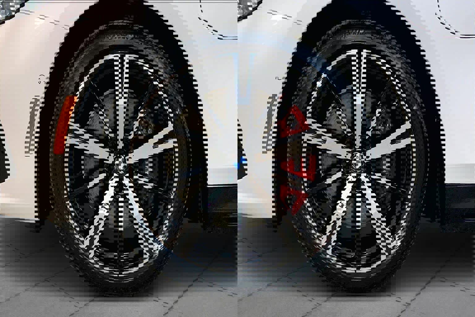 New 2026 BMW 550e xDrive w/ Executive Package AWD/4WD image 11