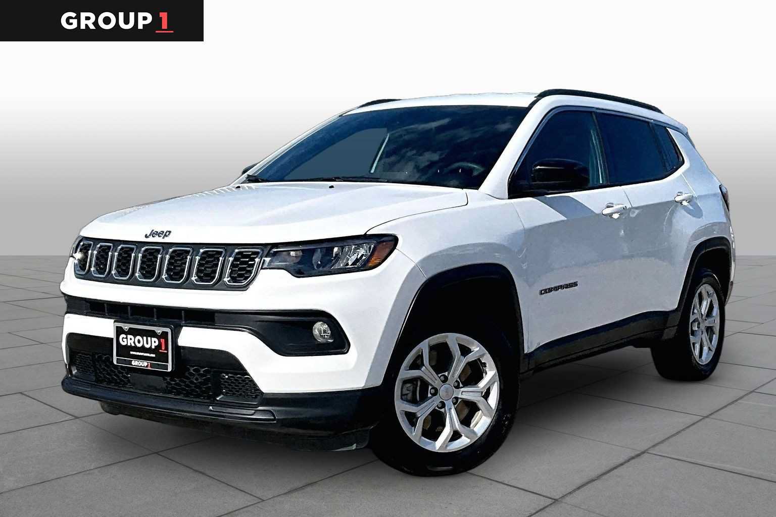 Used 2024 Jeep Compass Latitude AWD/4WD image 1