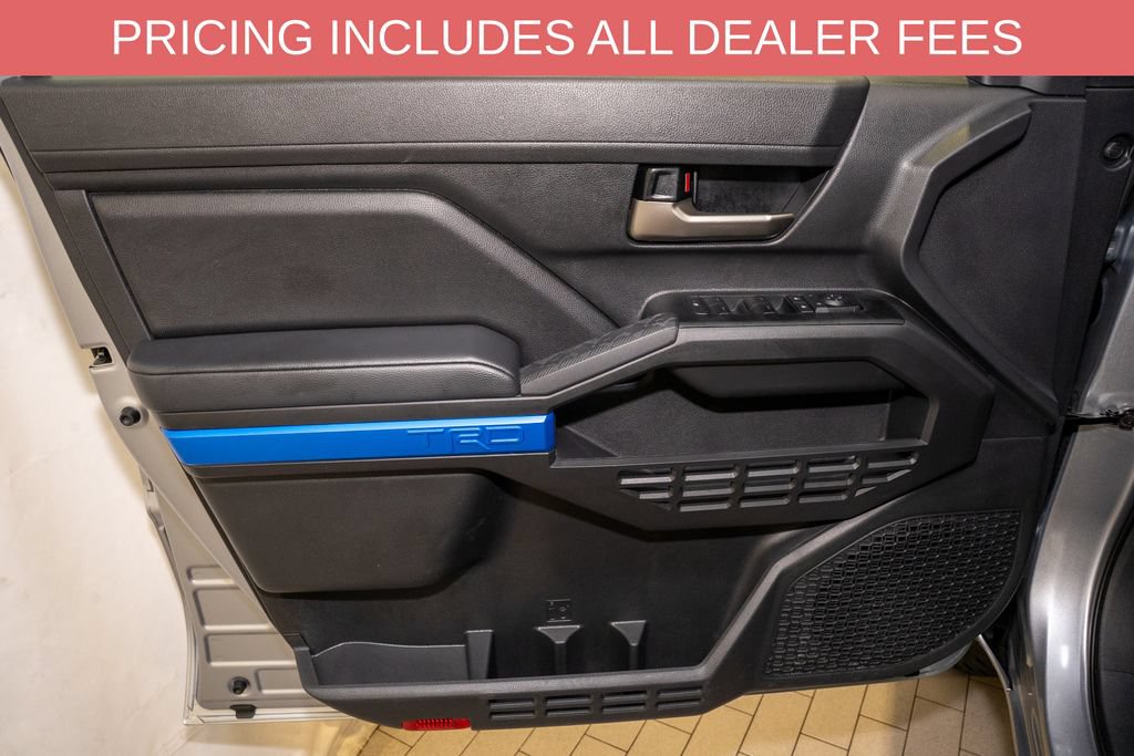 Certified 2025 Toyota Tacoma TRD Off-Road AWD/4WD image 10
