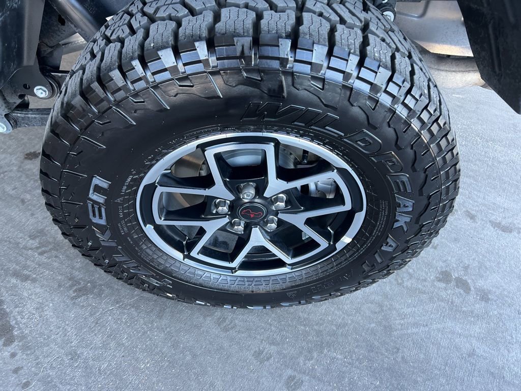 Used 2025 Jeep Gladiator Rubicon w/ Convenience Group image 35