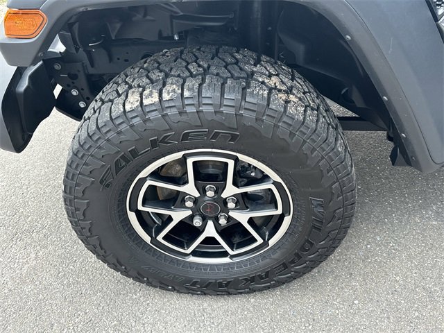 Used 2024 Jeep Gladiator Rubicon w/ Technology Group image 11