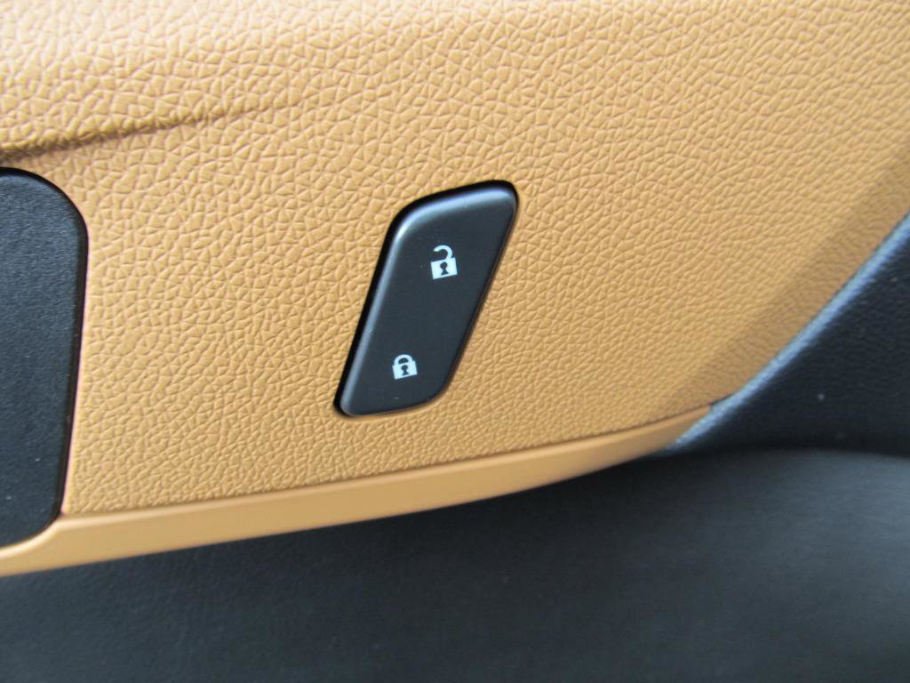 Used 2013 Chevrolet Traverse LT image 22