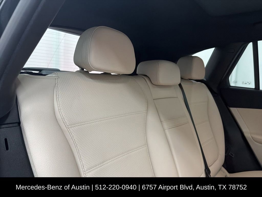 Used 2025 Mercedes-Benz GLC 300 4MATIC image 27