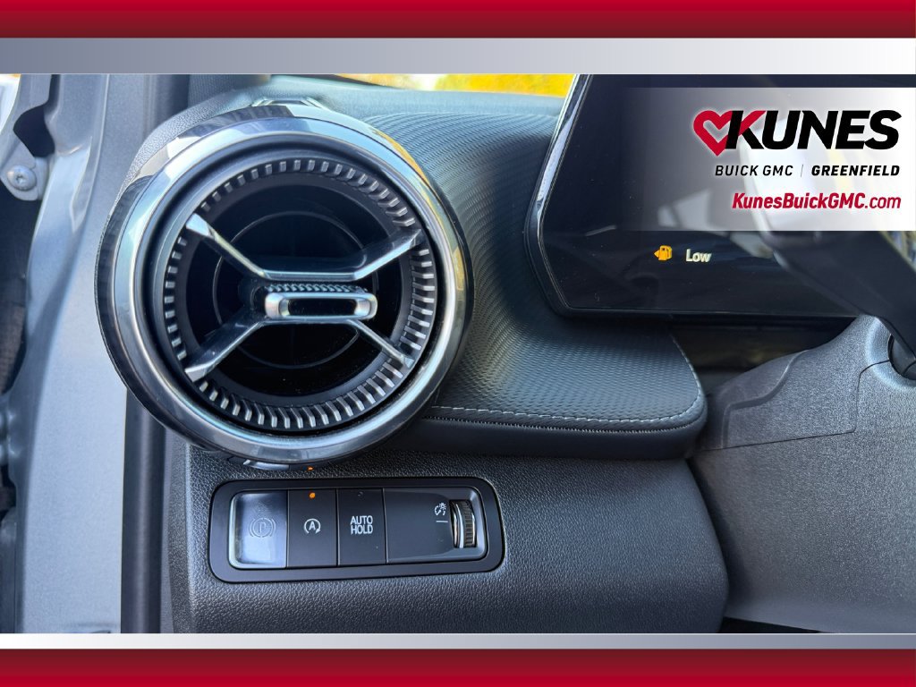 Used 2025 Chevrolet Equinox LT FWD image 32