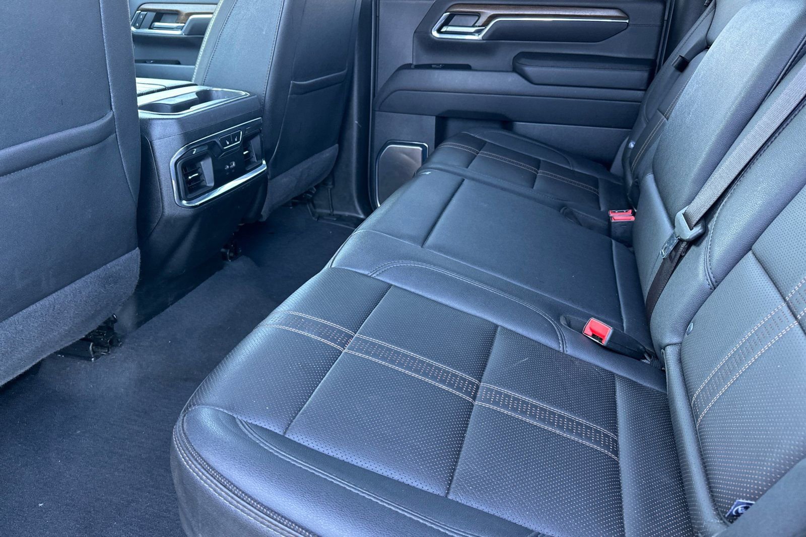 Used 2024 Chevrolet Silverado 3500 High Country w/ Technology Package image 14