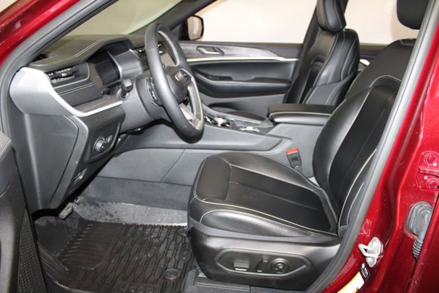 Used 2024 Jeep Grand Cherokee L Limited image 7