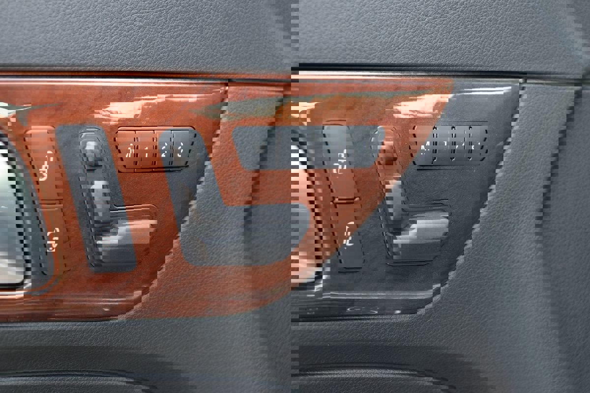 Used 2014 Mercedes-Benz SLK 350 image 34