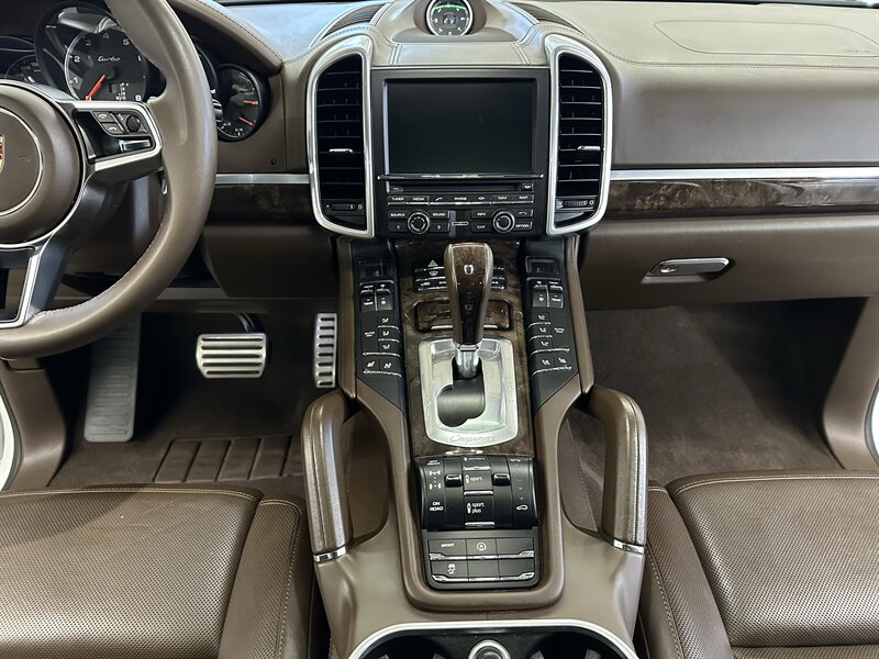 Used 2015 Porsche Cayenne Turbo w/ Premium Plus Package AWD/4WD image 18
