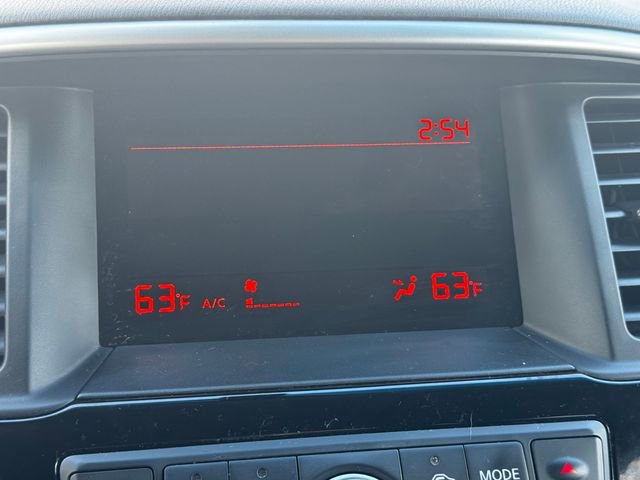 Used 2013 Nissan Pathfinder S image 29