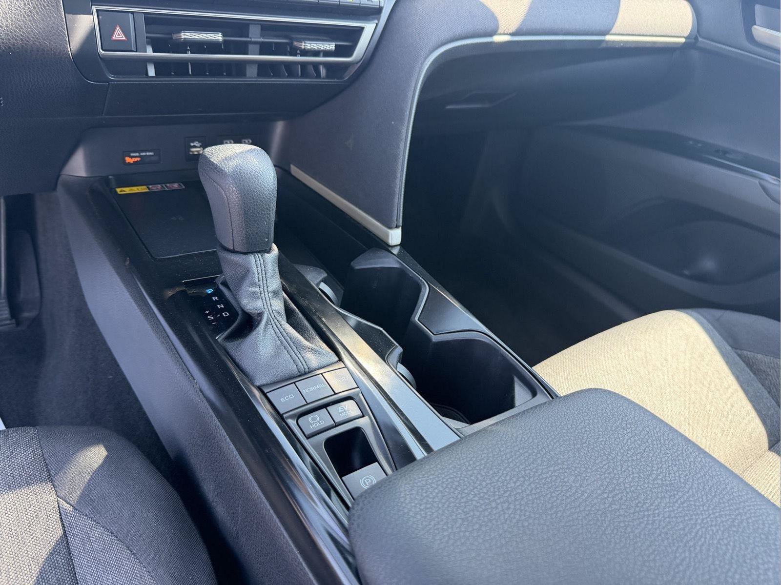 Used 2025 Toyota Camry LE FWD image 18