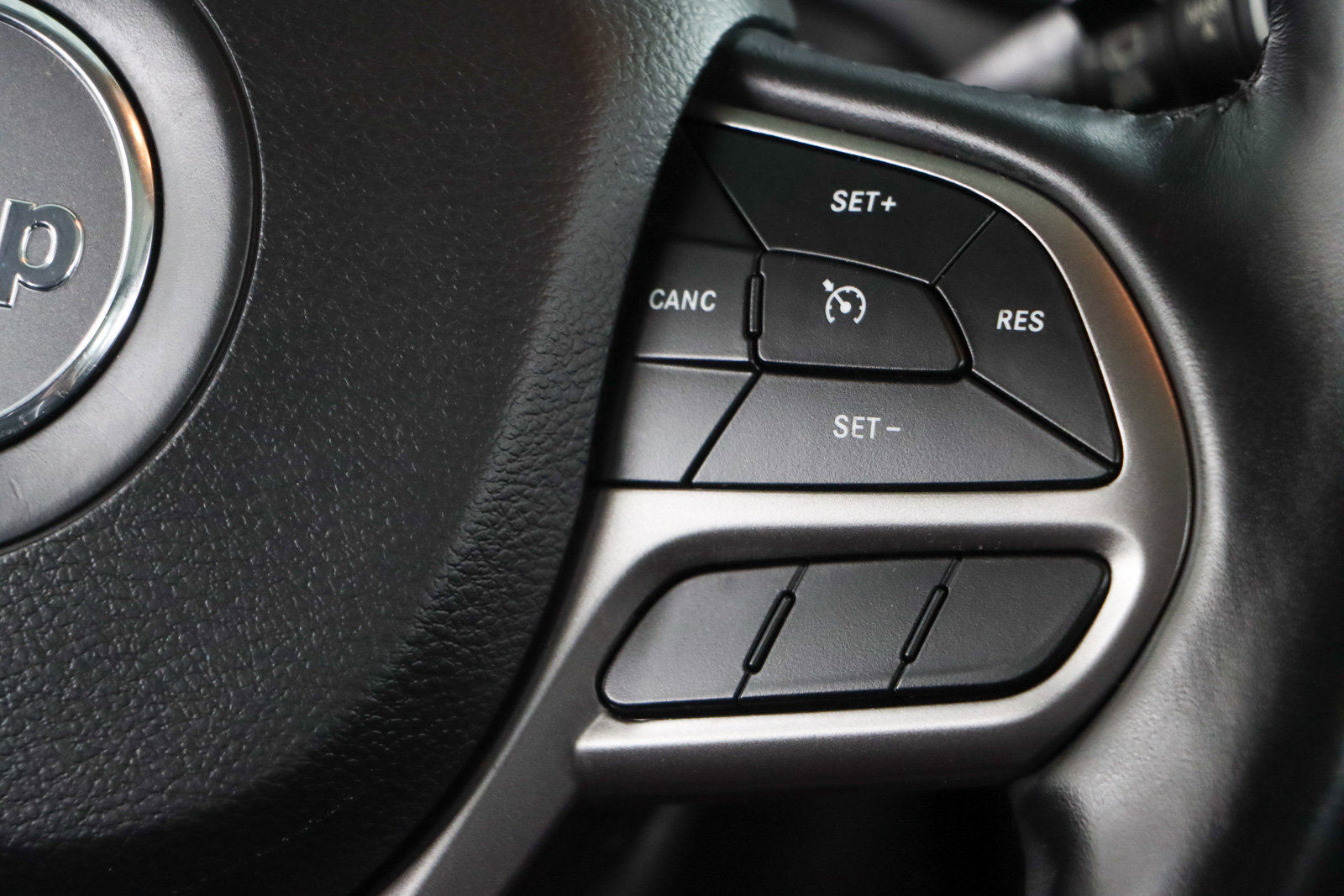 Used 2021 Jeep Cherokee Latitude Lux w/ Sun & Sound Group image 14