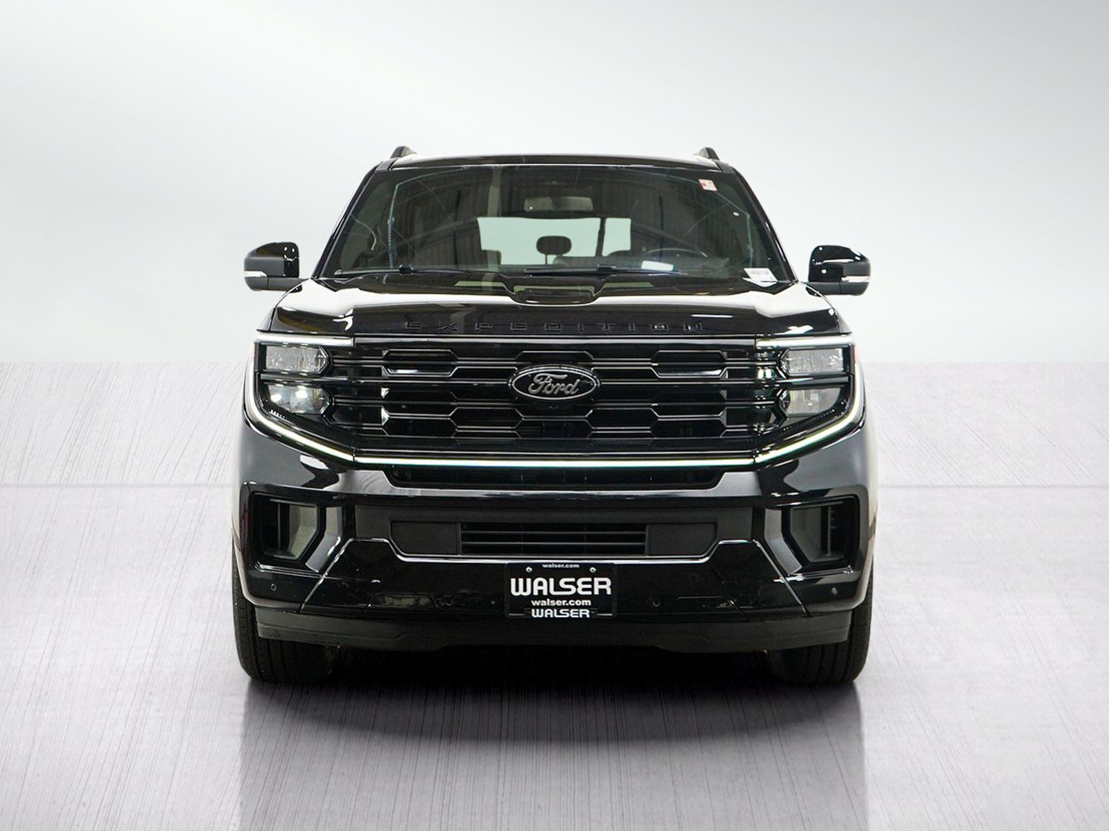 Used 2025 Ford Expedition Platinum w/ Stealth Performance Package AWD/4WD image 9
