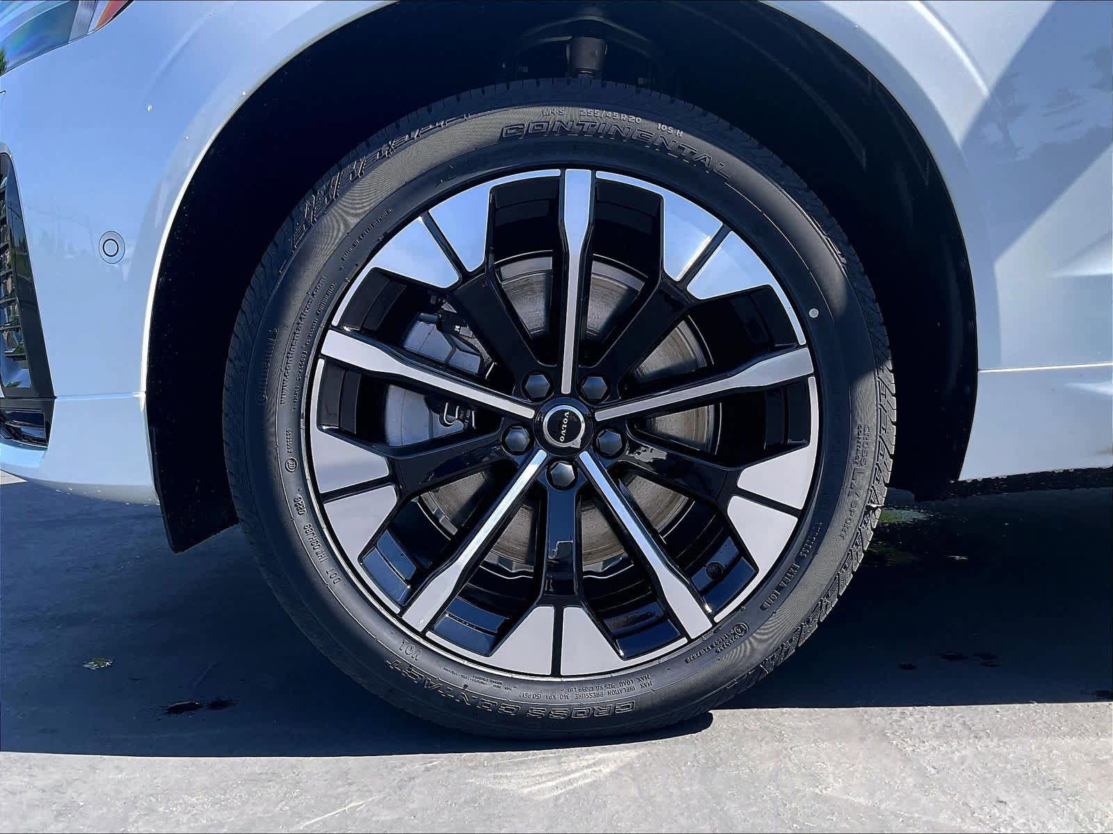 New 2026 Volvo XC60 T8 Plus w/ Climate Package AWD/4WD image 14