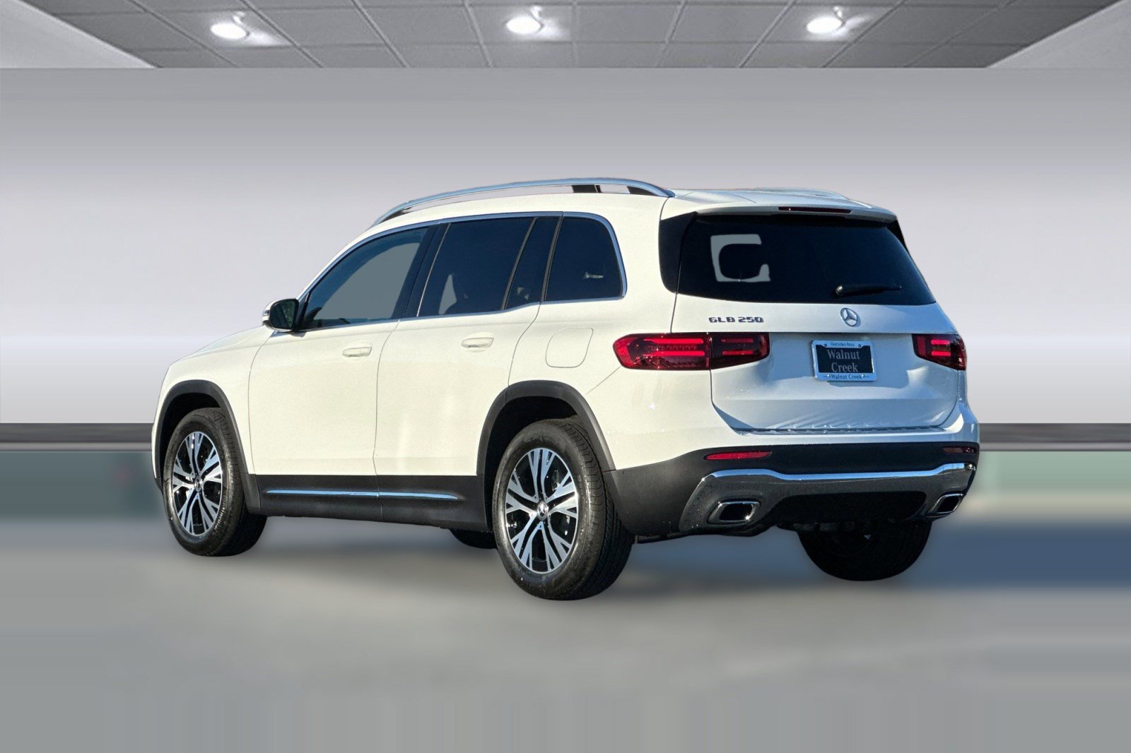 New 2026 Mercedes-Benz GLB 250 image 3
