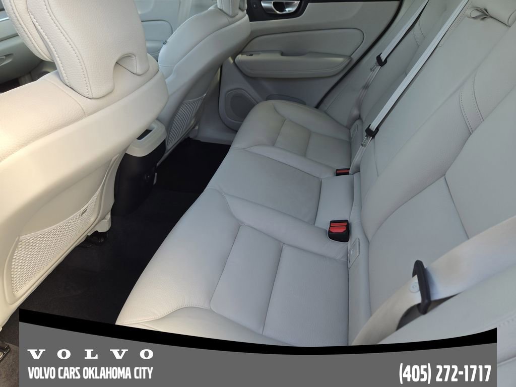 Certified 2024 Volvo XC60 B5 Plus image 29