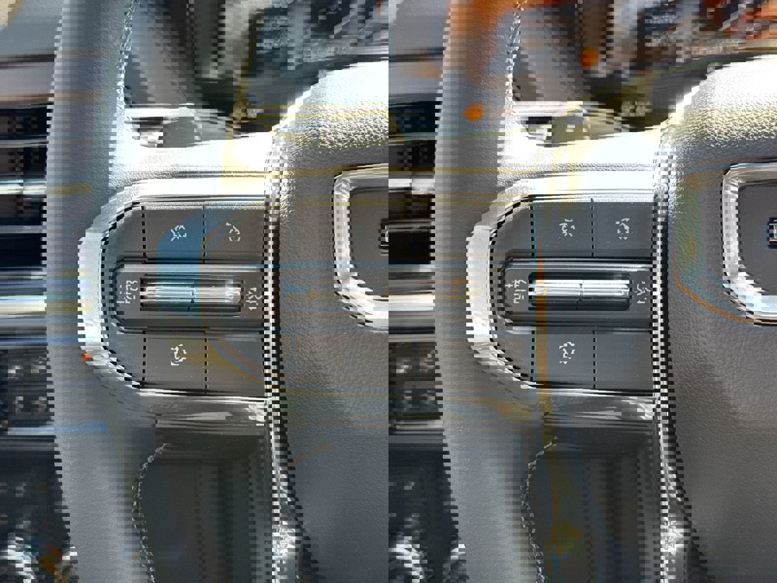 Used 2026 GMC Yukon Denali w/ Sun & Power Step Package AWD/4WD image 19