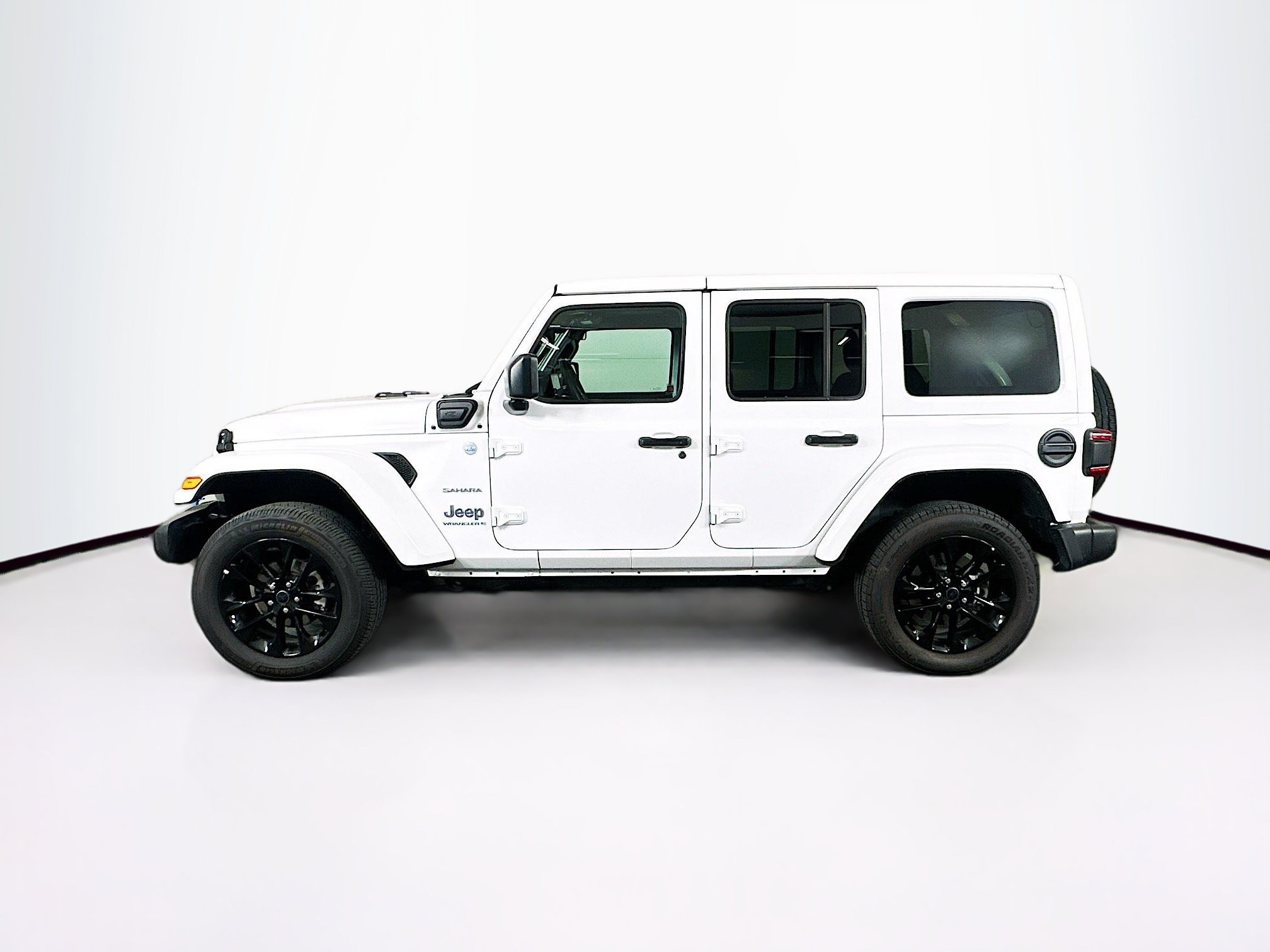 Used 2024 Jeep Wrangler Unlimited Sahara AWD/4WD image 4