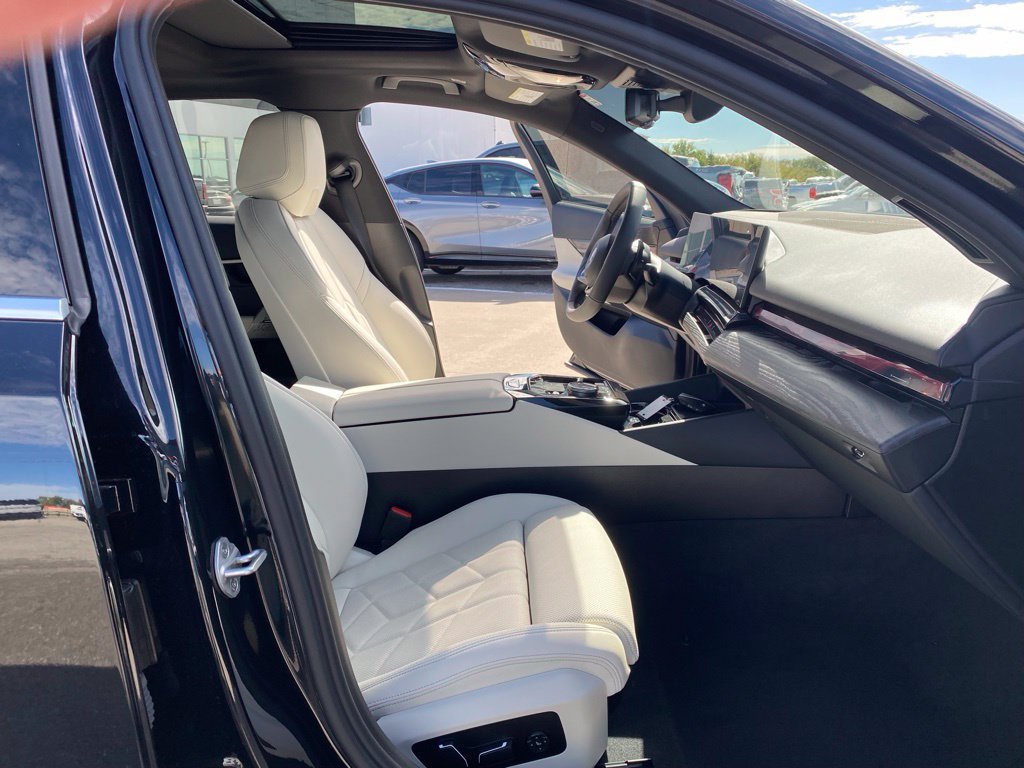 Used 2026 BMW 540i xDrive w/ Premium Package AWD/4WD image 18