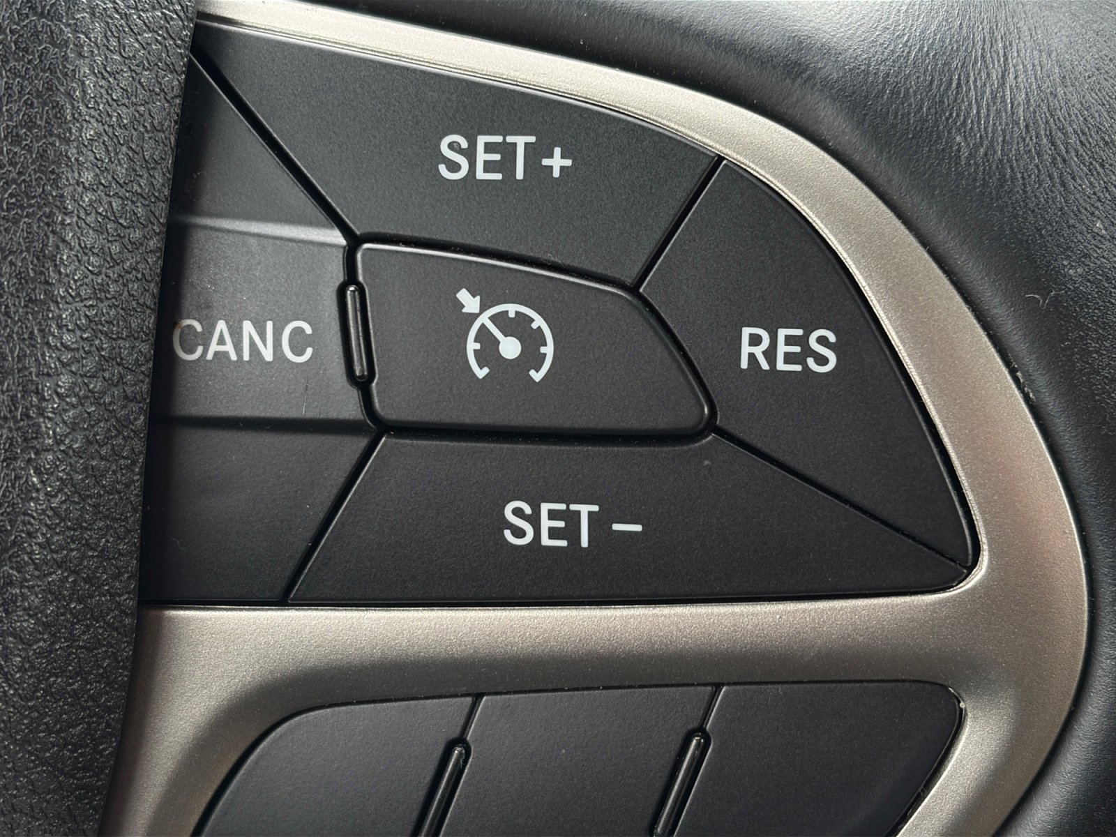 Used 2017 Jeep Grand Cherokee Limited w/ Trailer Tow Group IV image 33